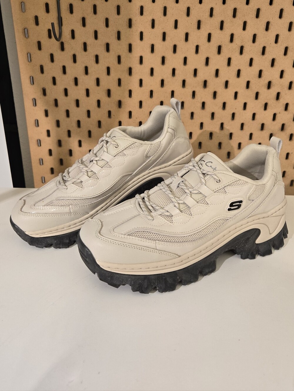 Skechers Womens Hi-Ryze DOJA'LITE SHINE SHOES OFF-WHITE Size 10 Platform